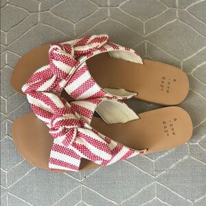 ❤️A New Day Women's Red and White Sandals. Never worn!! 5.5